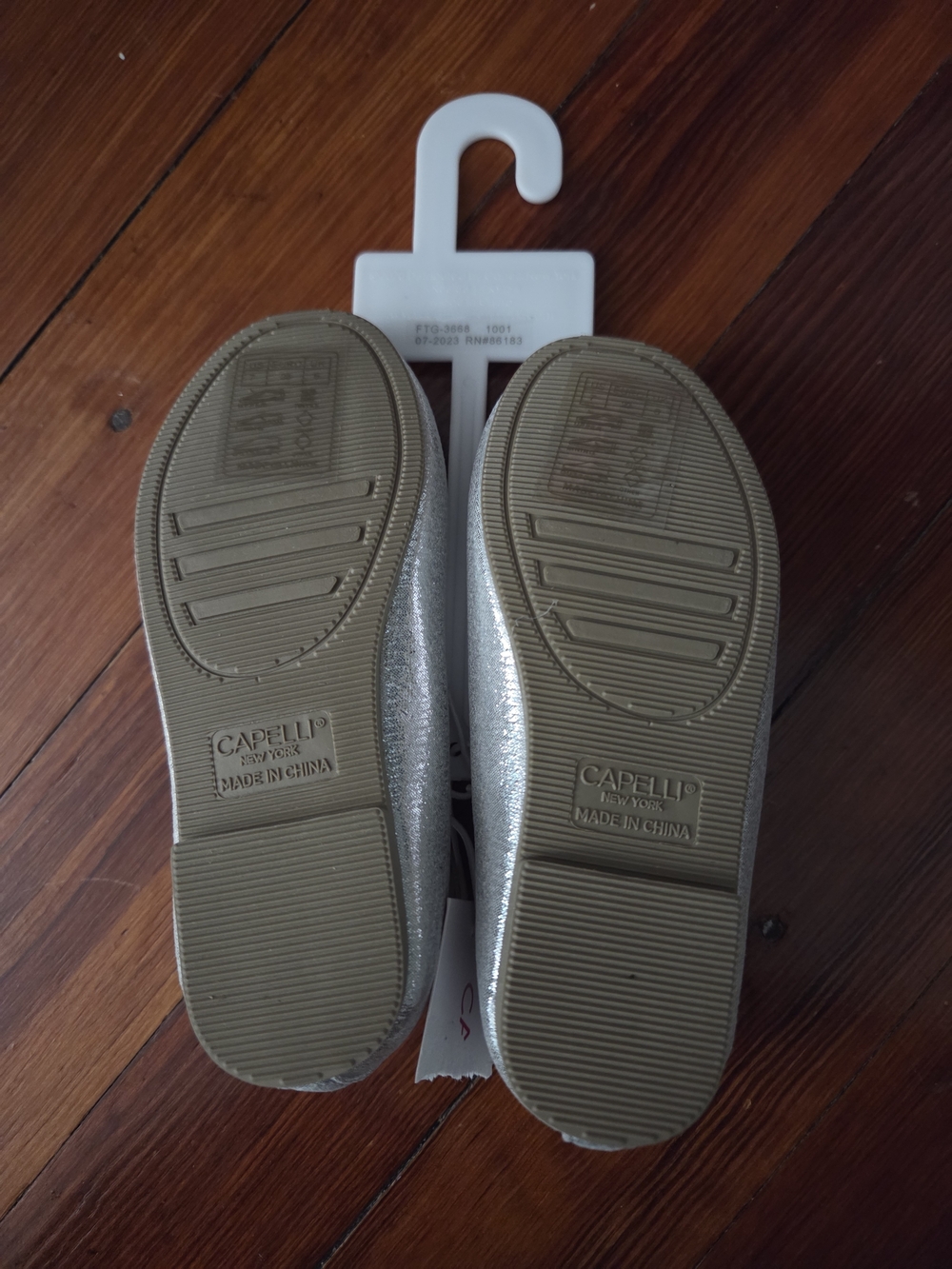 Capelli of New York Girls' Silver Glitter T-Strap Dress Shoes - Picture 3 of 3